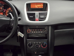 Хетчбэк Peugeot 207 2008 года, 395000 рублей, Красноярск