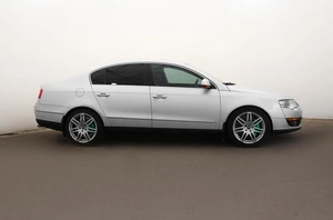 Седан Volkswagen Passat 2008 года, 757000 рублей, Орёл