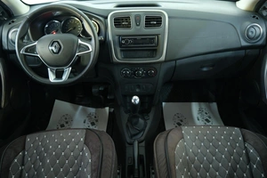 Седан Renault Logan 2020 года, 819000 рублей, Омск