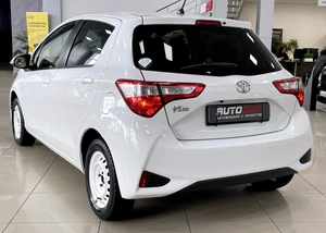 Хетчбэк Toyota Vitz 2017 года, 997000 рублей, Солонцы