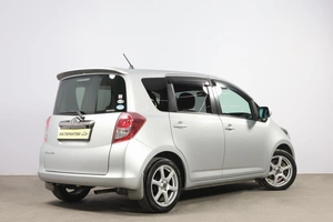 Хетчбэк Toyota Ractis 2010 года, 949000 рублей, Новосибирск