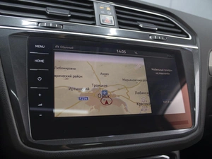 Внедорожник Volkswagen Tiguan 2018 года, 3050000 рублей, Омск
