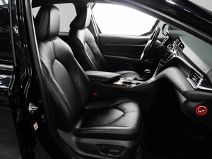 Седан Toyota Camry 2018 года, 2450000 рублей, Тюмень