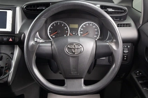 Минивэн Toyota Wish 2013 года, 1529000 рублей, Оренбург