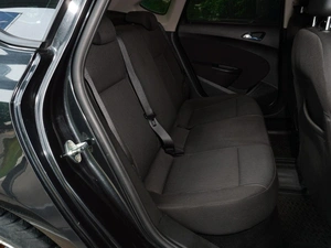 Седан Opel Astra 2013 года, 715000 рублей, Тверь