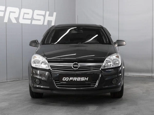 Седан Opel Astra 2011 года, 460000 рублей, Омск