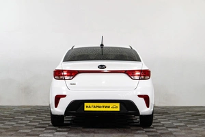 Седан Kia Rio 2018 года, 1479000 рублей, Сургут