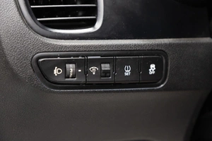 Хетчбэк Kia Rio X-Line 2018 года, 1089000 рублей, Новосибирск