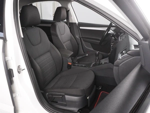 Лифтбек Skoda Octavia 2015 года, 1599000 рублей, Красный Пахарь