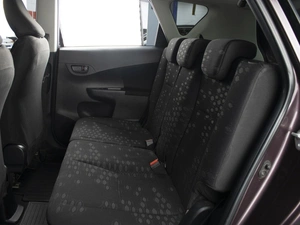 Хетчбэк Toyota Ractis 2013 года, 1070000 рублей, Омск