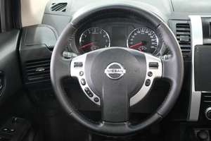 Внедорожник Nissan X-Trail 2011 года, 1399000 рублей, Омск