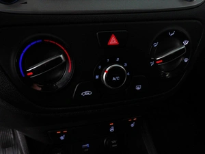 Седан Hyundai Solaris 2021 года, 1419000 рублей, Красный Пахарь