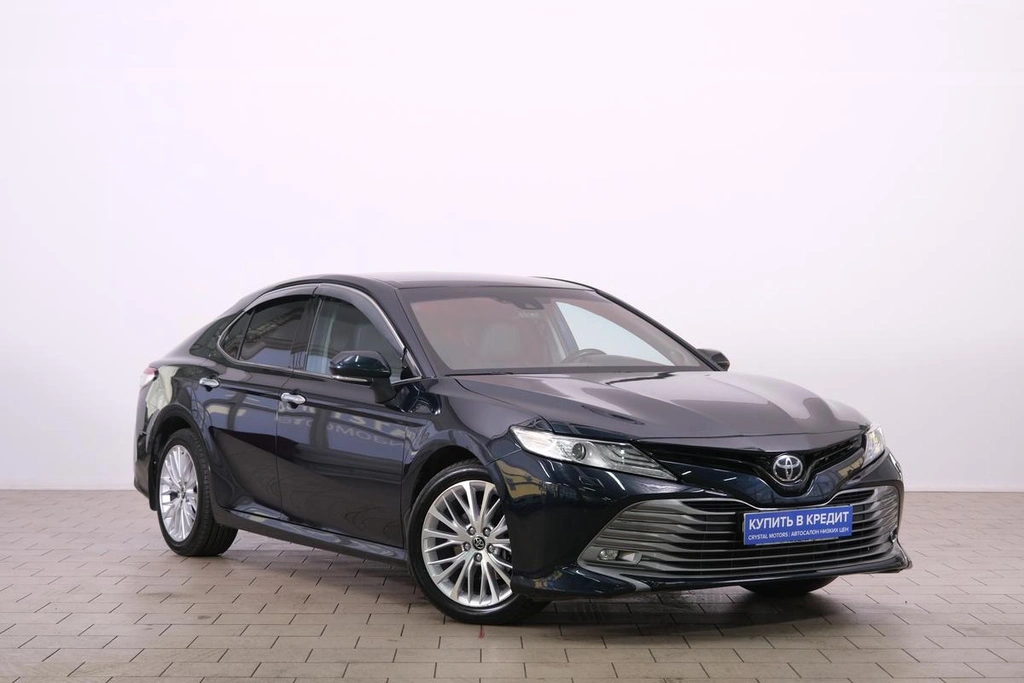 Седан Toyota Camry 2018 года, 2839000 рублей, Омск