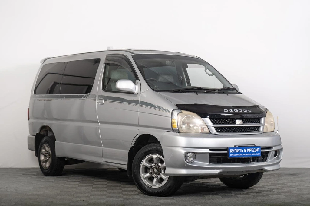 Минивэн Toyota Touring Hiace 2000 года, 699000 рублей, Томск