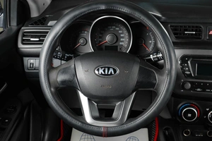 Седан Kia Rio 2013 года, 799000 рублей, Тюмень