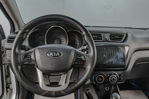 Седан Kia Rio 2015 года, 799000 рублей, Челябинск