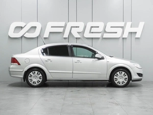 Седан Opel Astra 2011 года, 739000 рублей, Воронеж