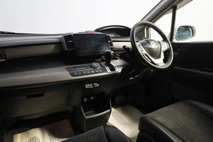 Минивэн Honda Freed 2012 года, 999000 рублей, Новосибирск