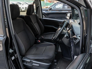 Минивэн Toyota Voxy 2017 года, 1750000 рублей, Краснодар