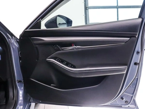 Хетчбэк Mazda 3 2019 года, 1699000 рублей, Красноярск