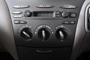 Седан Toyota Prius 1999 года, 389000 рублей, Омск