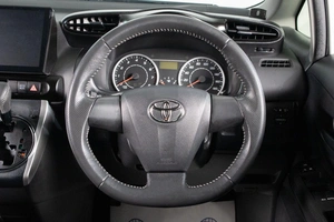 Минивэн Toyota Wish 2012 года, 1189000 рублей, Сургут