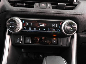 Внедорожник Toyota RAV4 2019 года, 2569000 рублей, Аксай