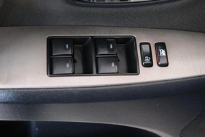 Седан Toyota Avensis 2009 года, 1159000 рублей, Омск