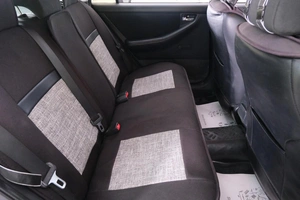Лифтбек Toyota Corolla 2006 года, 759000 рублей, Омск