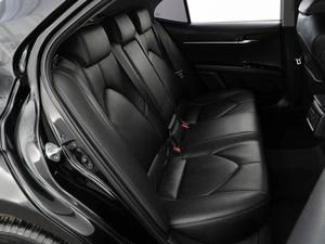 Седан Toyota Camry 2020 года, 2299050 рублей, Москва