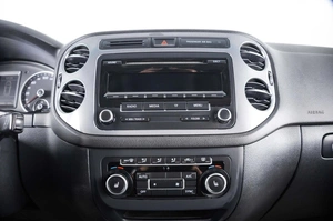 Внедорожник Volkswagen Tiguan 2012 года, 1649000 рублей, Пермь
