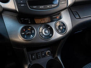 Внедорожник Toyota RAV4 2011 года, 1340000 рублей, Краснодар