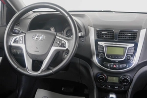 Седан Hyundai Solaris 2012 года, 899000 рублей, Кемерово