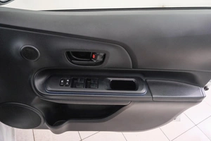 Хетчбэк Toyota Aqua 2016 года, 899000 рублей, Красноярск