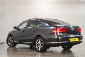 Седан Volkswagen Passat 2011 года, 949000 рублей, Челябинск