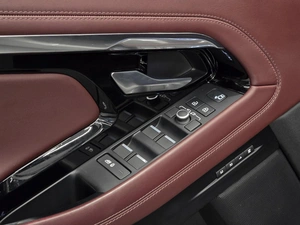 Внедорожник Land Rover Range Rover Evoque 2021 года, 4700000 рублей, Красноярск