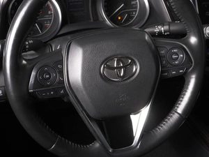 Седан Toyota Camry 2020 года, 2699000 рублей, Красный Пахарь