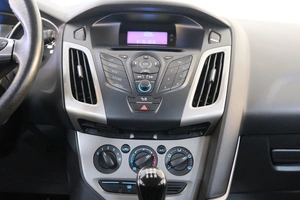 Хетчбэк Ford Focus 2012 года, 829000 рублей, Омск