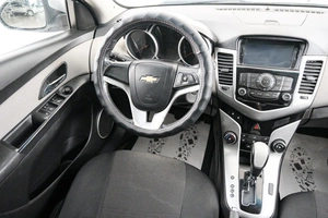 Седан Chevrolet Cruze 2011 года, 749000 рублей, Красноярск