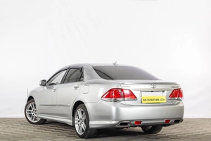 Седан Toyota Crown 2010 года, 1869000 рублей, Тюмень