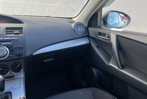 Седан Mazda 3 2011 года, 906000 рублей, Солонцы