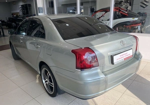 Седан Toyota Avensis 2008 года, 855000 рублей, Красноярск