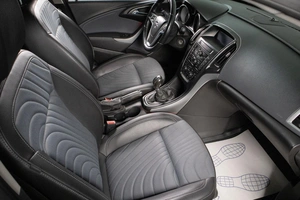 Хетчбэк Opel Astra 2013 года, 759000 рублей, Сургут