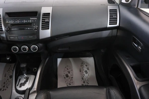 Внедорожник Mitsubishi Outlander 2008 года, 1289000 рублей, Омск