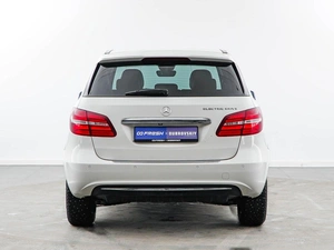 Хетчбэк Mercedes-benz B-класс 2015 года, 1577077 рублей, Москва