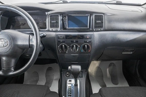 Седан Toyota Corolla 2004 года, 499000 рублей, Барнаул