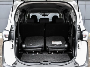 Минивэн Toyota Sienta 2015 года, 1319000 рублей, Кирилловка