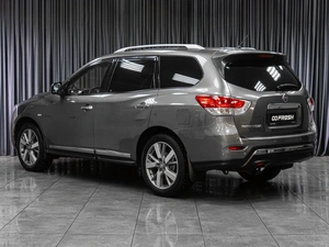 Внедорожник Nissan Pathfinder 2015 года, 1699000 рублей, Тюмень