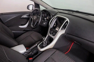 Хетчбэк Opel Astra 2012 года, 629000 рублей, Пермь