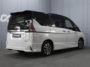 Минивэн Nissan Serena 2018 года, 1970000 рублей, Омск